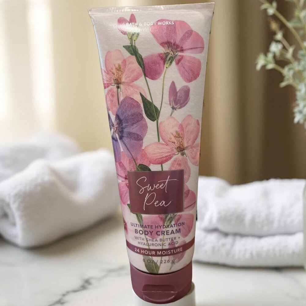 Bath & Body Works Sweet Pea Ultimate Hydration Body Cream 8 oz